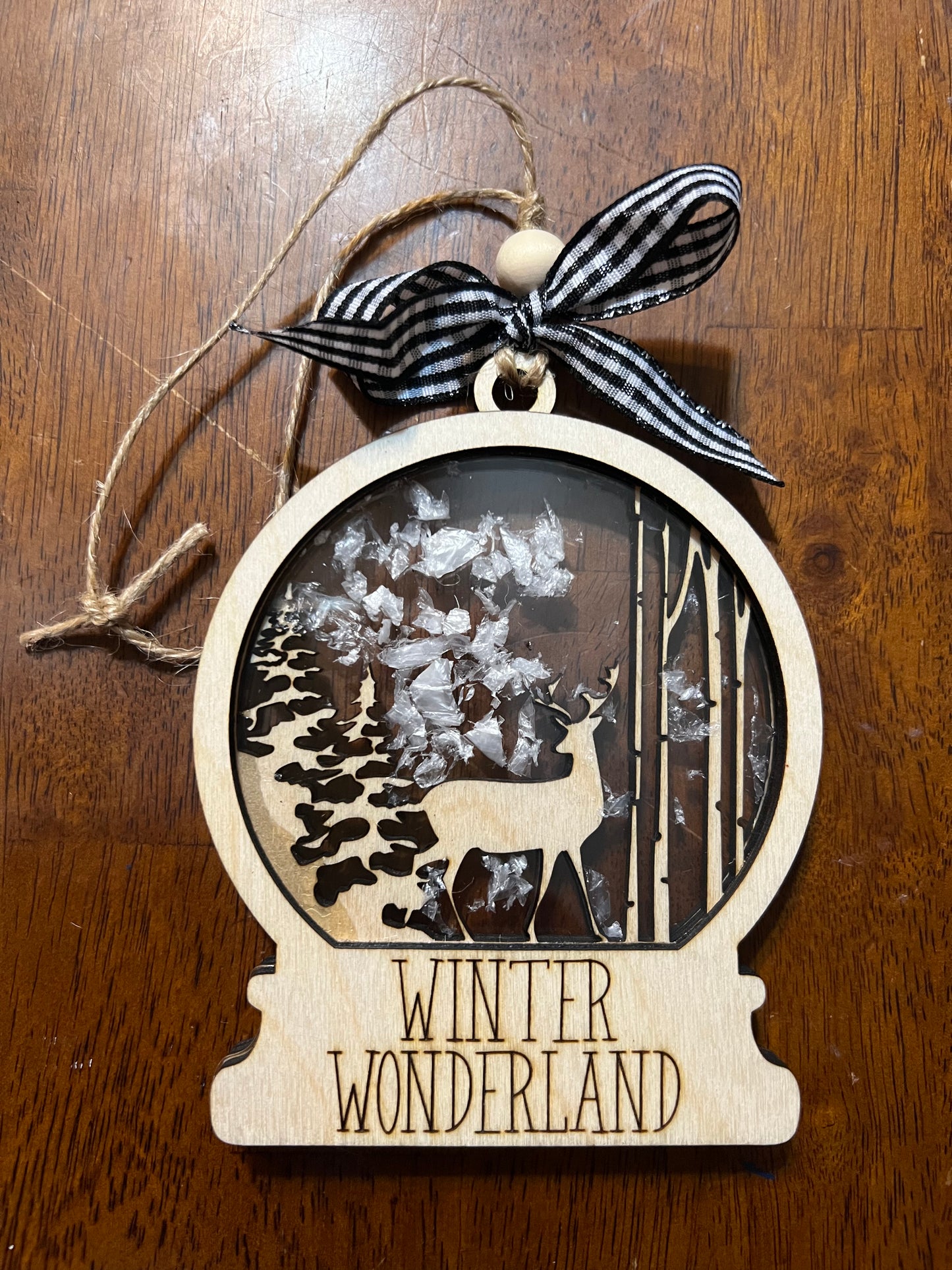 WINTER WONDERLAND SNOW GLOBE ORNAMENT